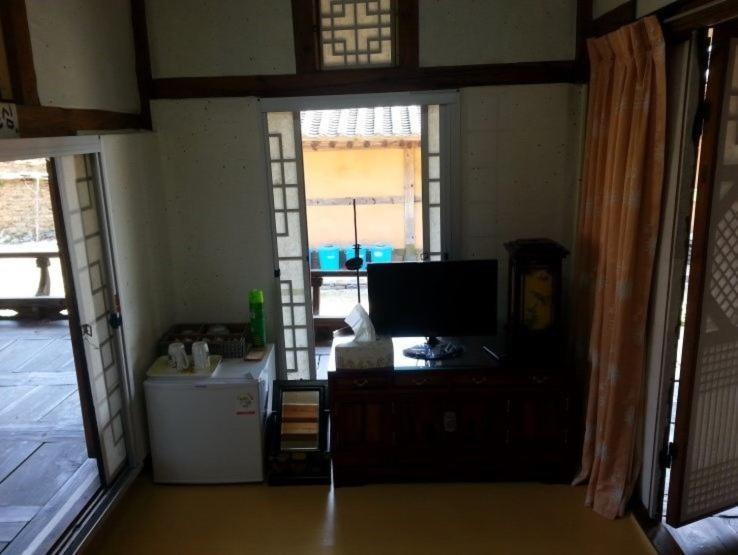Goseong Choi Pilgan'S Old House Hotel Kamer foto