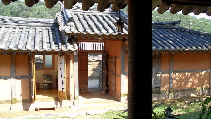 Goseong Choi Pilgan'S Old House Hotel Buitenkant foto
