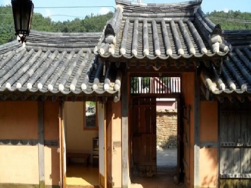 Goseong Choi Pilgan'S Old House Hotel Buitenkant foto