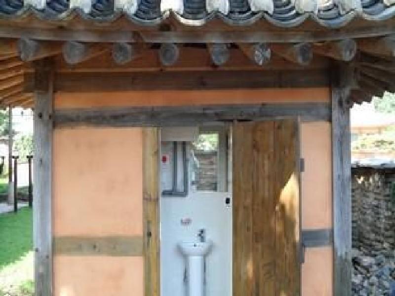 Goseong Choi Pilgan'S Old House Hotel Buitenkant foto